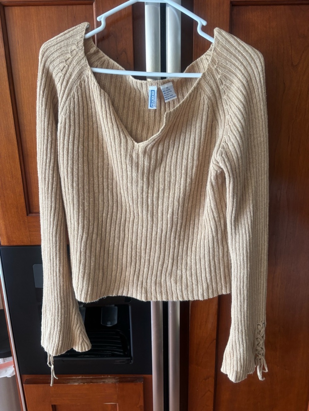 Smudge Beige Ribbed V-Neck Sweater with Lace-Up Cuff